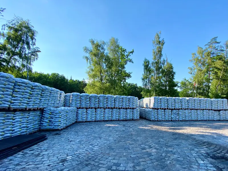 Plac, palety węgla Groszek Columb na składzie